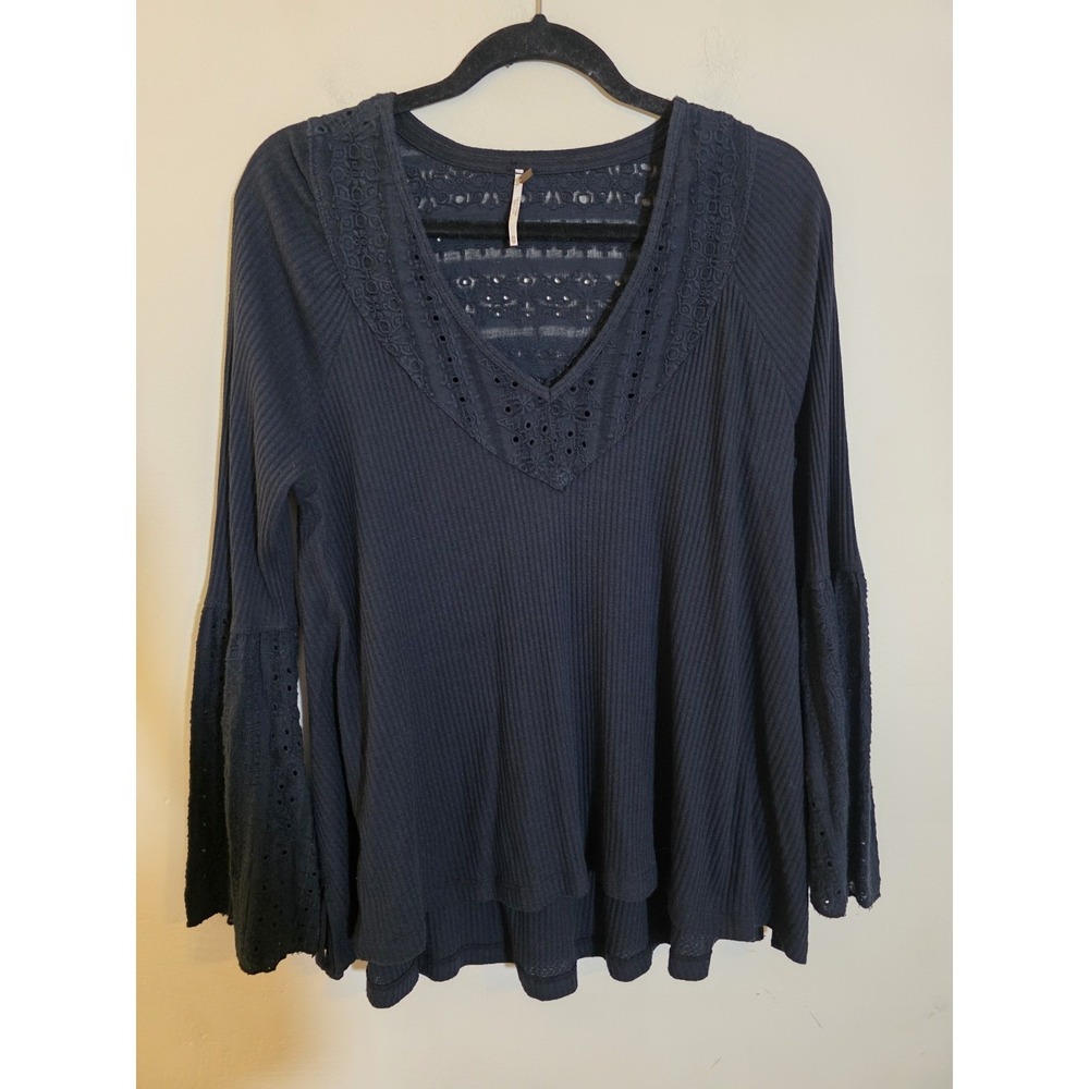 Free People Size XS Black Cotton Parisian Nights Lace Bell Sleeve V Neck‎ Boho